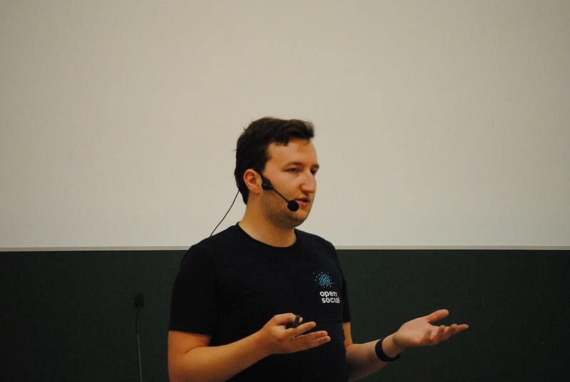 Alexander Varwijk delivering keynote address at #DDD23 Vienna. Credits: Joris Vercammen/flickr, Album: drupal dev days vienna