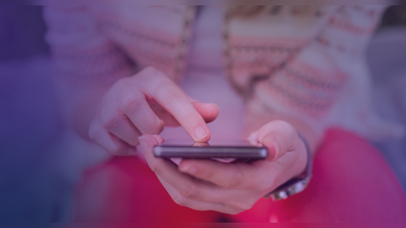 A person scrolling through mobile