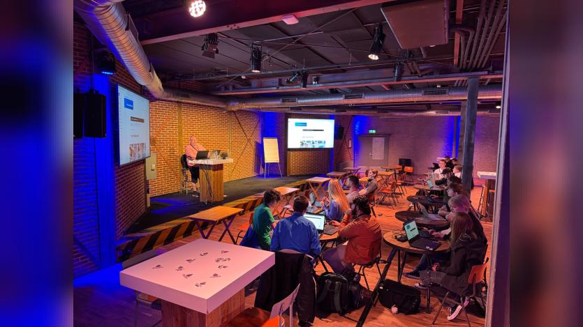 Hilmar Kári Hallbjörnsson leading Drupal in a Day workshop at DrupalJam 2025 :and beyond
