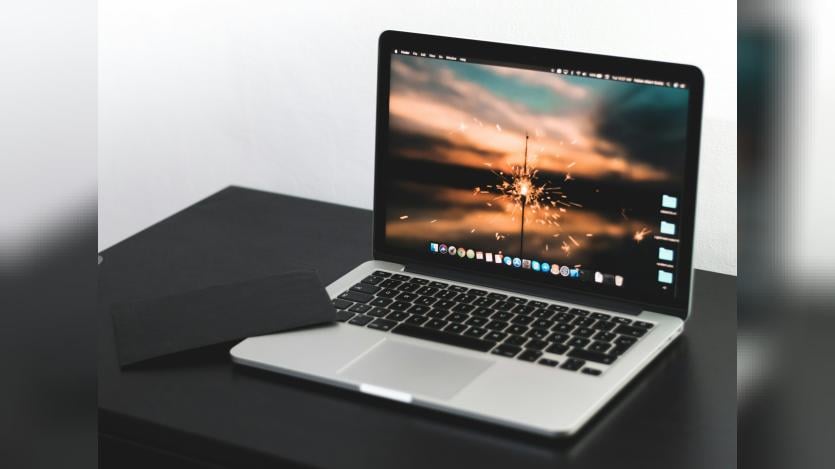 Black Envelope Macbook Pro