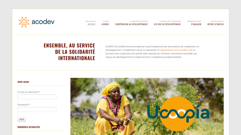 Homepage of Acoodev featuring a woman in traditional attire and the Ucoopía logo.
