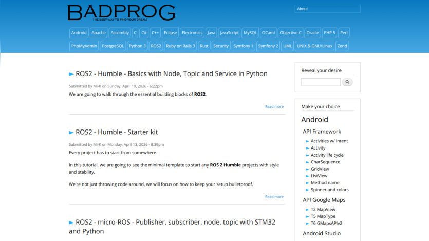 Blog homepage featuring programming tutorials and topics, with a blue header and article listings.