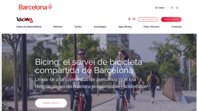 Bicing service homepage featuring cyclists in Barcelona with a call to action button.