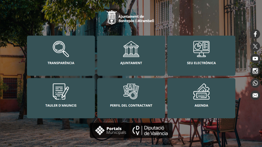 Municipal website homepage with sections for Transparency, Town Hall, Electronic Office, Notice Board, Contractor Profile, and Agenda