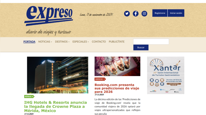 Travel and tourism news site Expreso with articles on Crowne Plaza Mérida opening and Booking.com travel predictions for 2026.