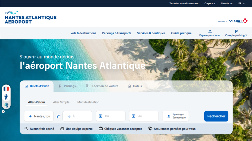 Homepage of Nantes Atlantique Airport with search options for flights and services.