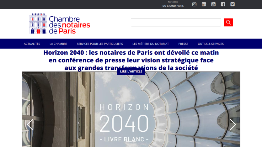 Horizon 2040: strategic vision presentation by notaires de Paris with a modern building backdrop.