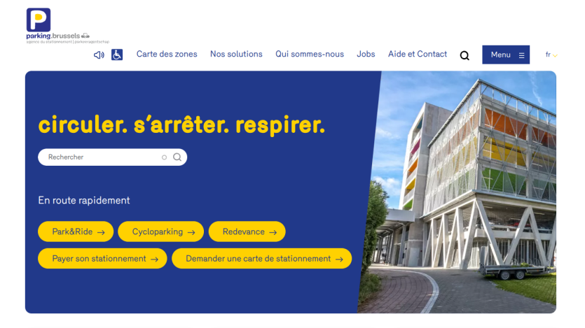 Parking.brussels homepage with navigation links and quick access buttons for parking services, alongside a modern building image.