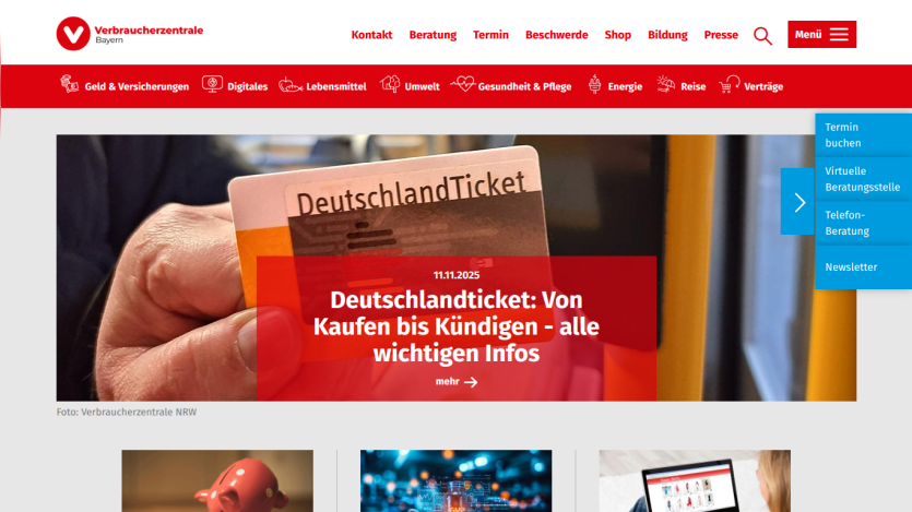 Verbraucherzentrale Bayern homepage with navigation and featured article about Deutschlandticket info from purchase to cancellation