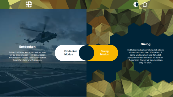 Website header with navigation icons and a hero section featuring a helicopter image and mode selection buttons in German