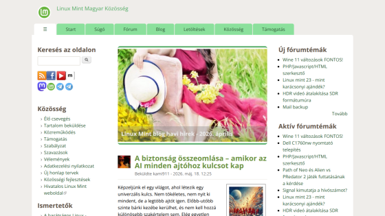 Homepage of a Linux community site featuring articles and forum links.