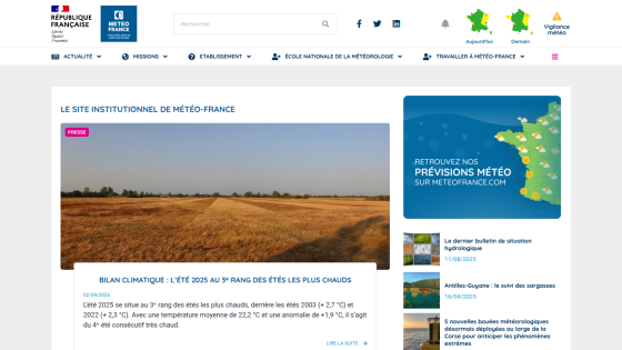Homepage of Météo-France featuring weather updates and a landscape image.