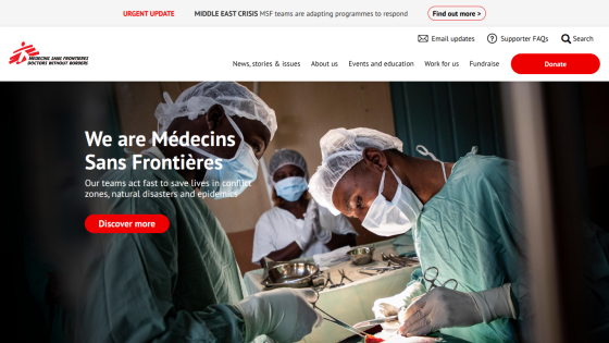 Homepage of Médecins Sans Frontières featuring a surgical scene and a call to action to discover more.