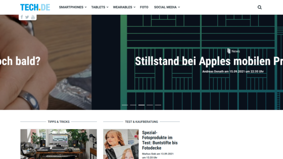 Tech news website featuring articles on smartphones and Apple products.