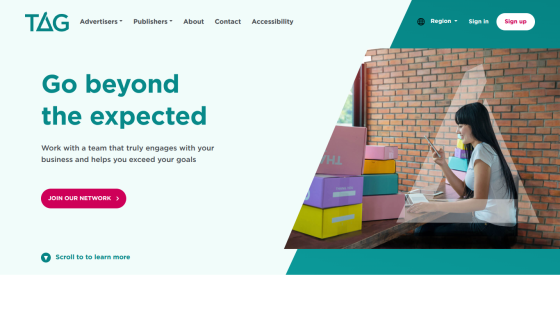Homepage featuring a woman working with colorful boxes and the text 'Go beyond the expected.'