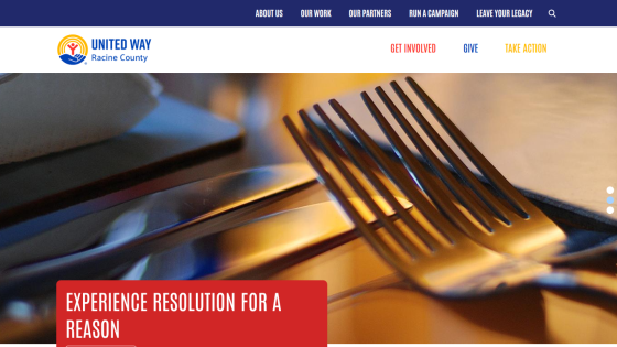 Homepage header with logo, navigation menu, and hero section featuring main headline and call-to-action button