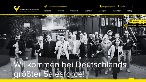 Welcome message for Germany's largest Salesforce with a group of people celebrating.