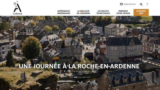 Website header with navigation and hero section showing two people on a boat navigating a river in Pont à Bar, France
