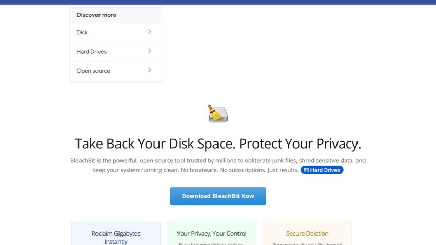 Homepage promoting disk space recovery and privacy protection with a download button.