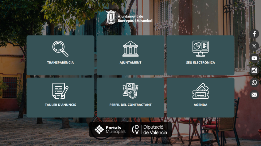 Municipal website homepage with sections for Transparency, Town Hall, Electronic Office, Notice Board, Contractor Profile, and Agenda