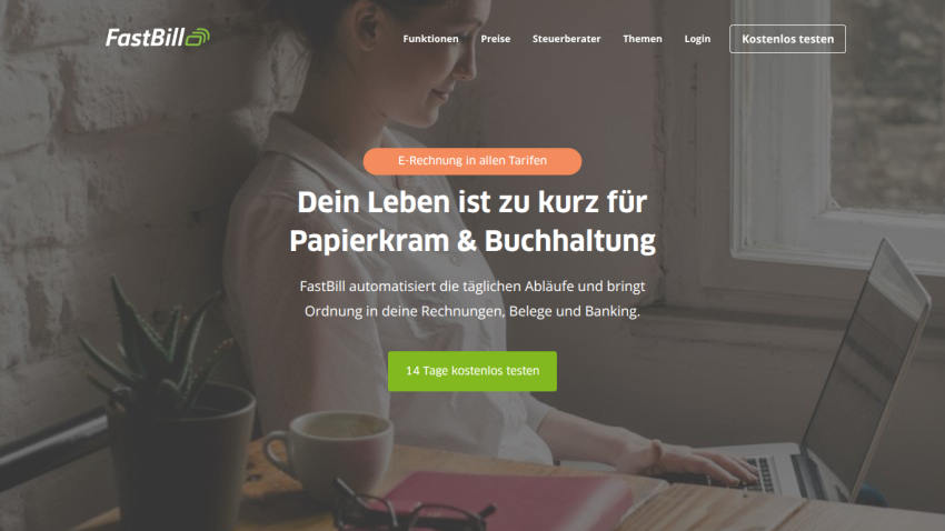 FastBill homepage with navigation and headline promoting automation of invoices and bookkeeping with a free 14-day trial button