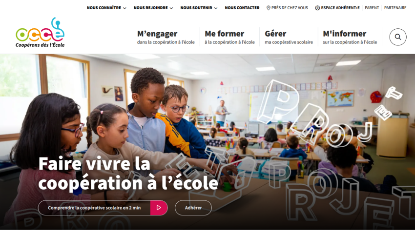 School cooperation project website with children in classroom and navigation menu in French