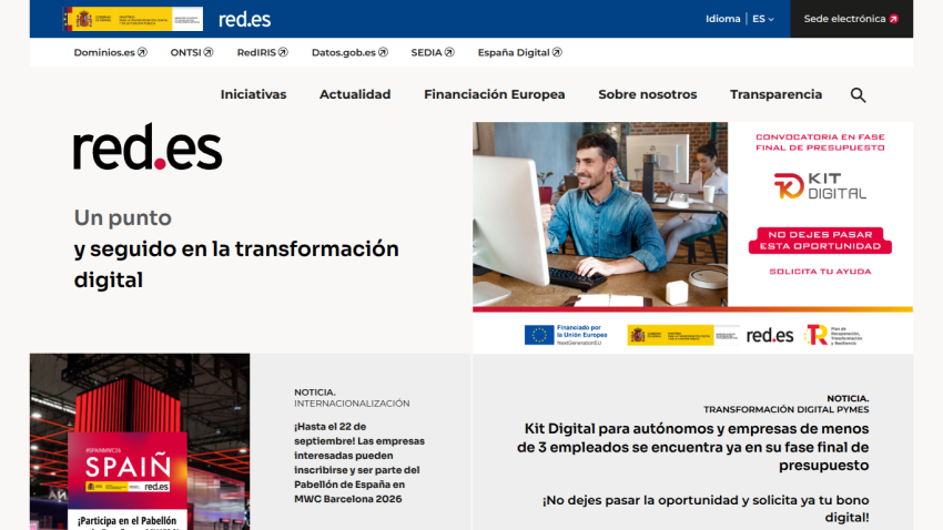 Homepage of red.es featuring digital transformation initiatives and a man working at a computer.