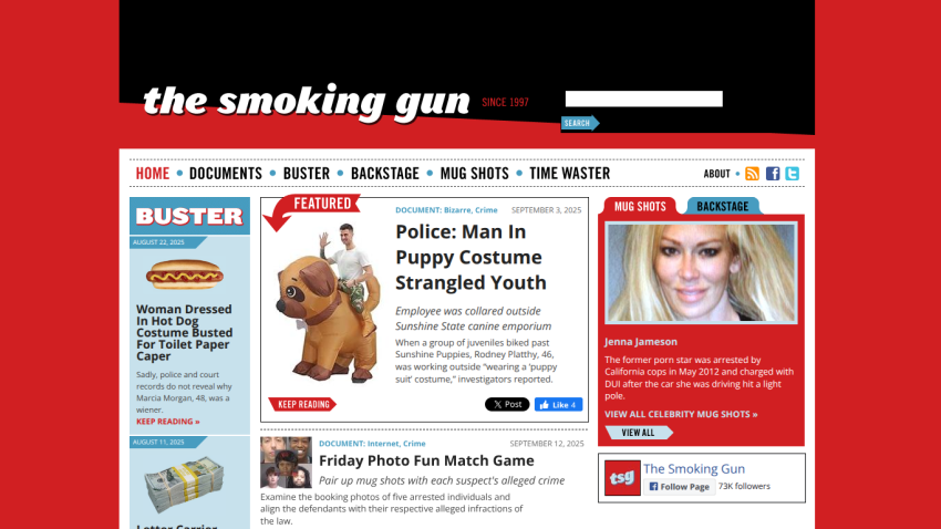 Homepage of The Smoking Gun featuring a headline about a police incident and a sidebar with images and links.