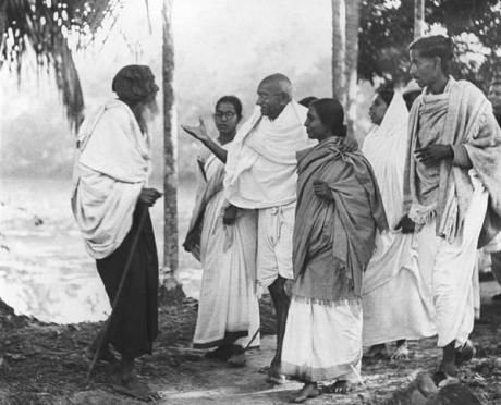 Gandhi speaking to the riot victims in Noakhali. Credit: Photo Division, Government of India