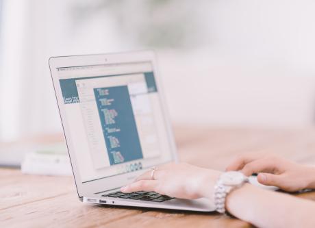 girl working in laptop