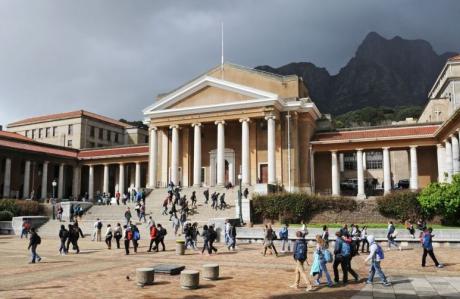 Students infront of University of Cape Town