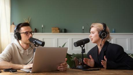 smiley people recording podcast 