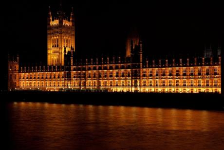 a night time view of the westminster palace