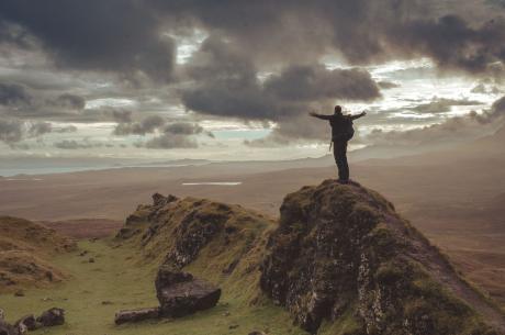 An man exploring the quiraring