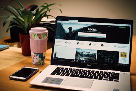 Drupal Render Cache Guide Explains Metadata and Production Checks
