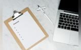 A cardboard with a sheet that says tutorial